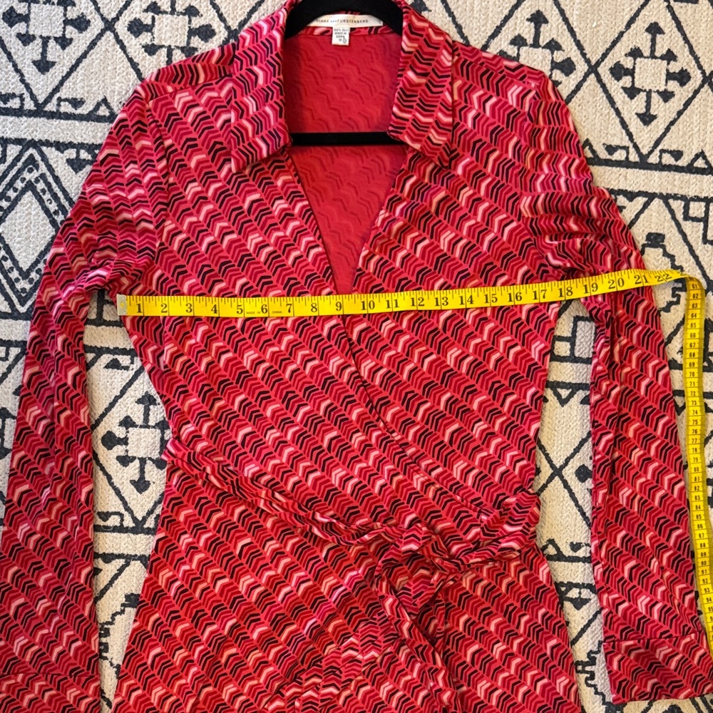 Diane Von Furstenberg Vintage Silk Red Patterned Long Sleeve Dress - Picture 6 of 9